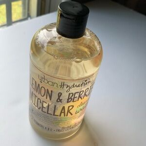 Sealed Urban Hydration Lemon & Berries Micellar Cleansing Water